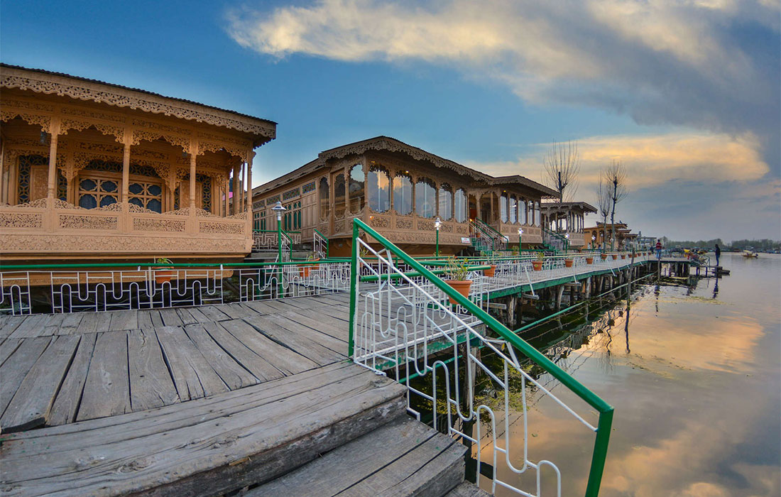 Houseboats Gallery